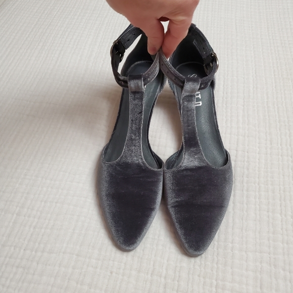 SILENT D Anthropologie Grey Velvet Velour Shoes Heels Size 39 Classic Boho Chic - Picture 6 of 12